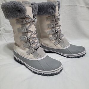 Eddie Bauer Women's Cream and Gray Winter Boots